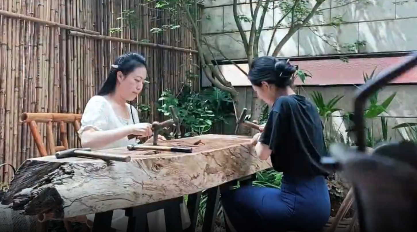 叮当声中品铜艺：玉溪江川非遗美食的沉浸式体验